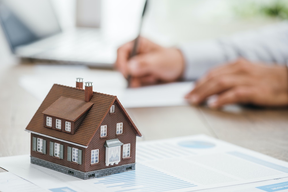 Les obligations de l'agent immobilier pour les logements en location meublée