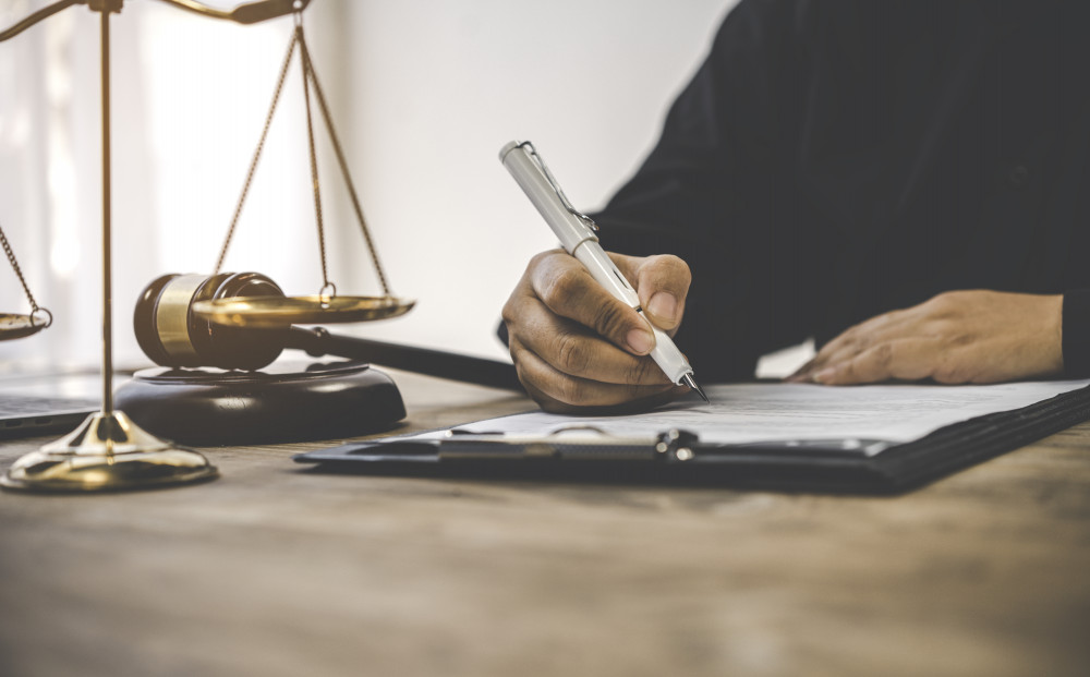 Attaquer son employeur aux Prud'hommes: Comment procéder et quels sont les enjeux?