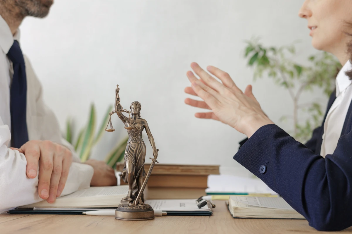 Effacer une condamnation du casier judiciaire : démarches et conseils d'un avocat