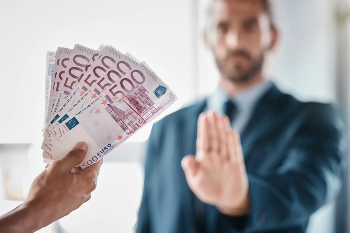 La lutte contre la corruption en droit pénal des affaires : enjeux et perspectives